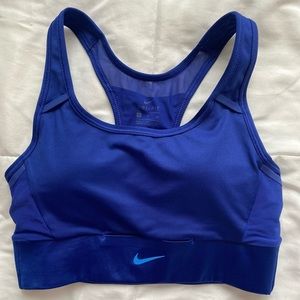 Nike Swoosh Pocket Bra